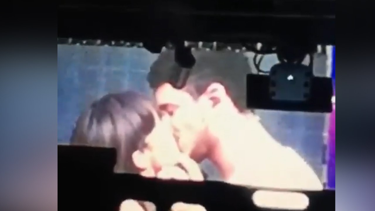 El esperado beso de Aitana y Cepeda en público
