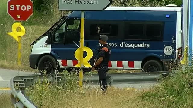 Aparecen pintadas y lazos amarillos en Gerona contra la presencia esta tarde del Rey