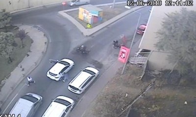 Şişli’de motosikletli gaspçılar kamerada