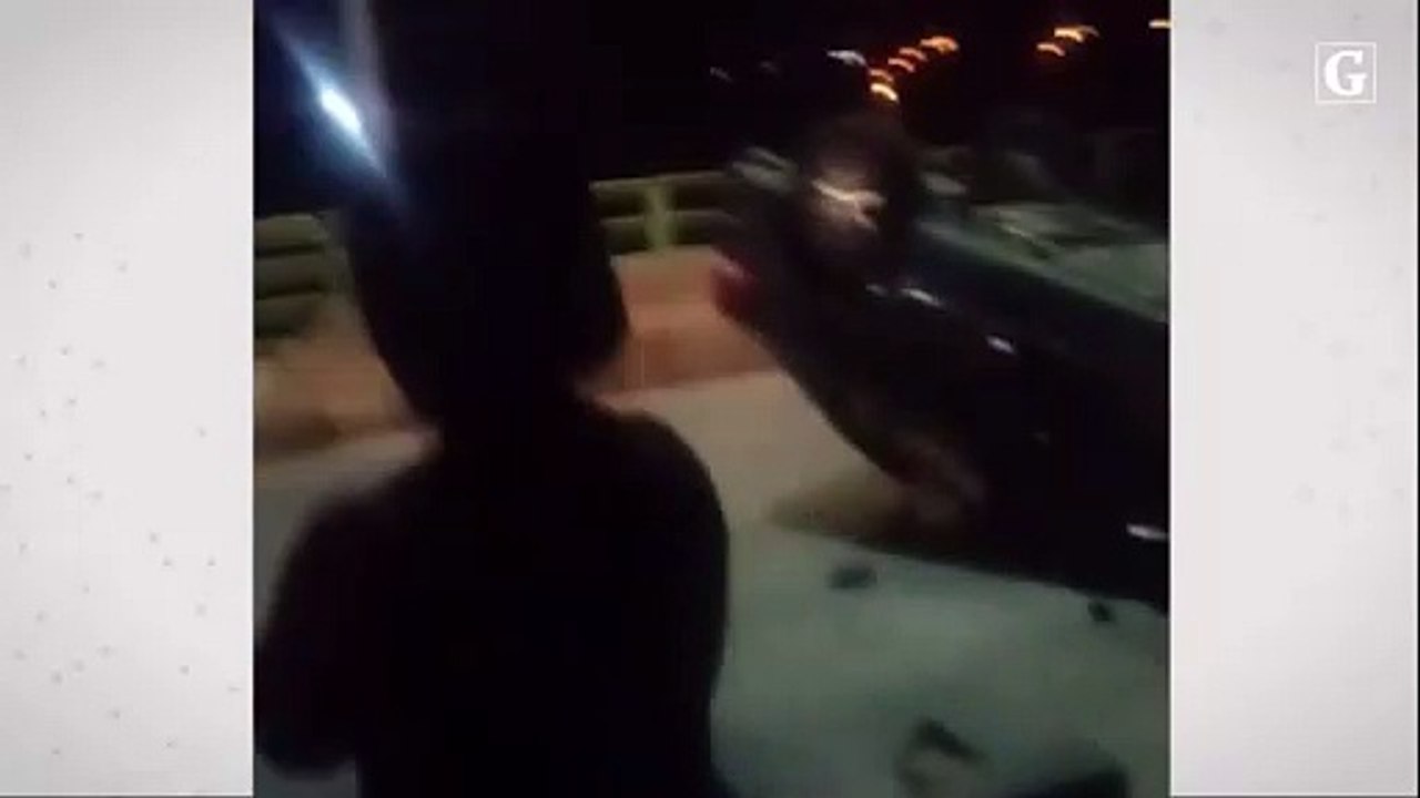Carro capota em ponte de Linhares
