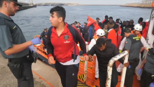 Una patera y una llamada a Salvamento Marítimo, así funcionan las mafias de tráfico de personas