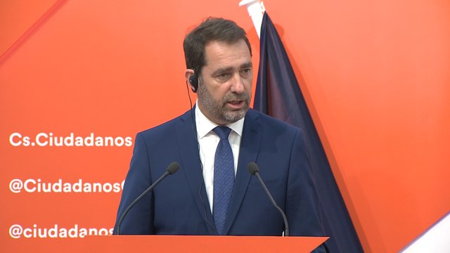 Castaner afirma que Francia asume su responsabilidad con los refugiados