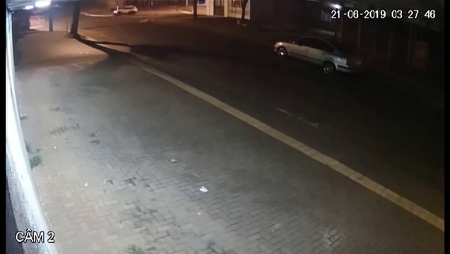 Câmera flagra momento em que duas pessoas são assassinadas em Foz do Iguaçu