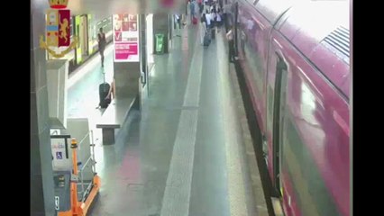 Roma - Ladre seriali alla stazione ecco come si camuffavano con cappelli e foulard (21.06.19)