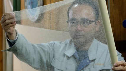 下载视频: World’s thinnest paper, traditional Japanese washi is finding a new use in museum preservation