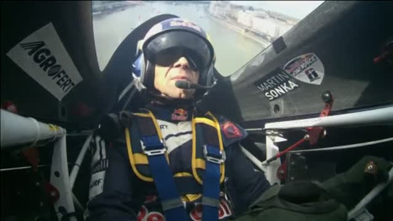 Budapest, escenario de la cuarta carrera del mundial de aviones acrobáticos