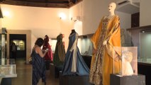 Cáceres expone trajes de series y películas