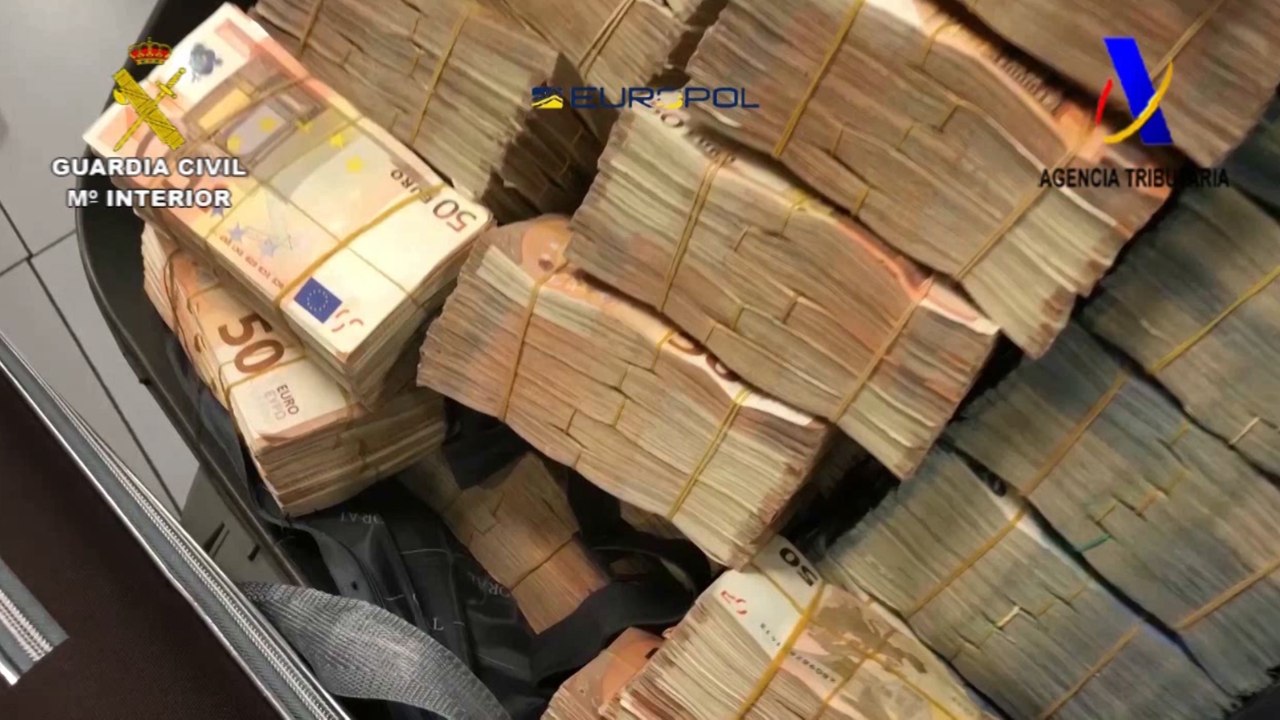 UCO interviene 8 millones a una red que vendía productos falsificados
