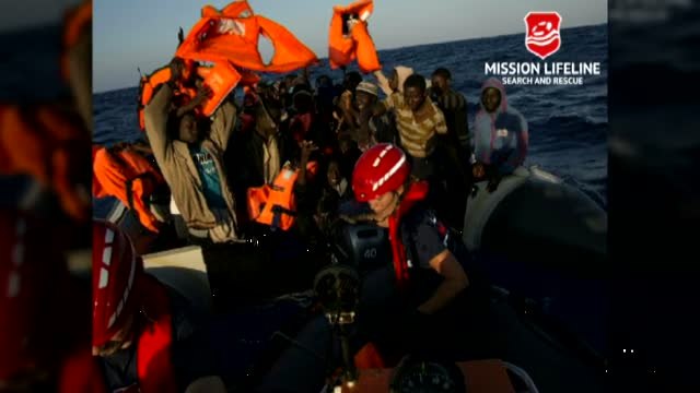 Salvini llama carne humana a los inmigrantes rescatados por una ONG alemana