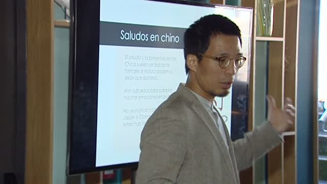 Los taxistas madrileños aprenden chino