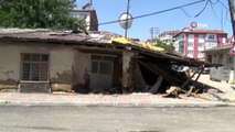 Elazığ'daki sel...2 ev yıkıldı, 1 ev hasar gördü, çok sayıda evi su bastı ve 12 araç zarar gördü