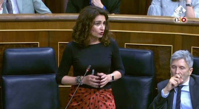 Montero abordará el IVA de productos de higiene femenina