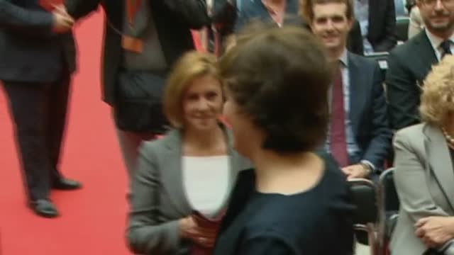 El origen de la mala relación entre Sáenz de Santamaría y María Dolores de Cospedal