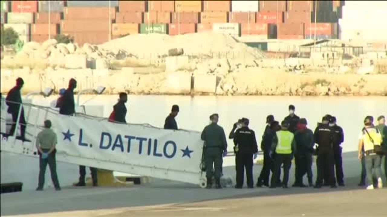 España da la bienvenida a los migrantes rescatados del 'Aquarius'
