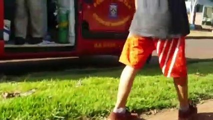Menino de 12 anos tem lesão no punho durante partida de futebol