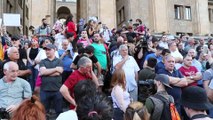 Gürcistan'da protestocular yeniden parlamento önünde toplandı - TİFLİS