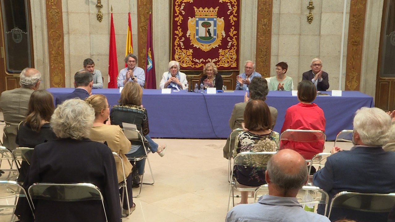Carmena acude a un acto sobre Memoria Histórica