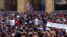 Más protestas en Georgia tras la dimisión del presidente del parlamento