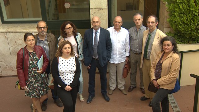 Entrega de firmas de Afem al Defensor del Pueblo