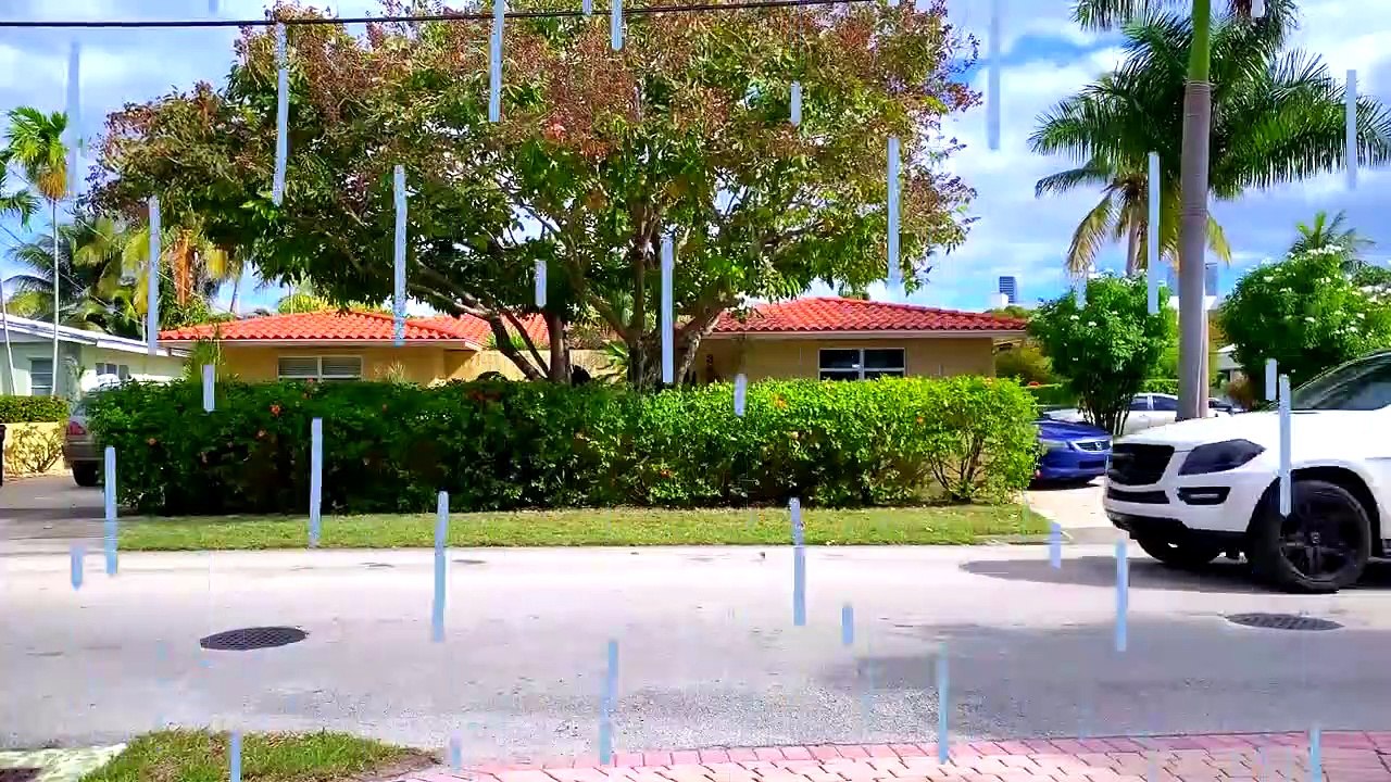 Stacy s'habille pour une promenade avec son père.