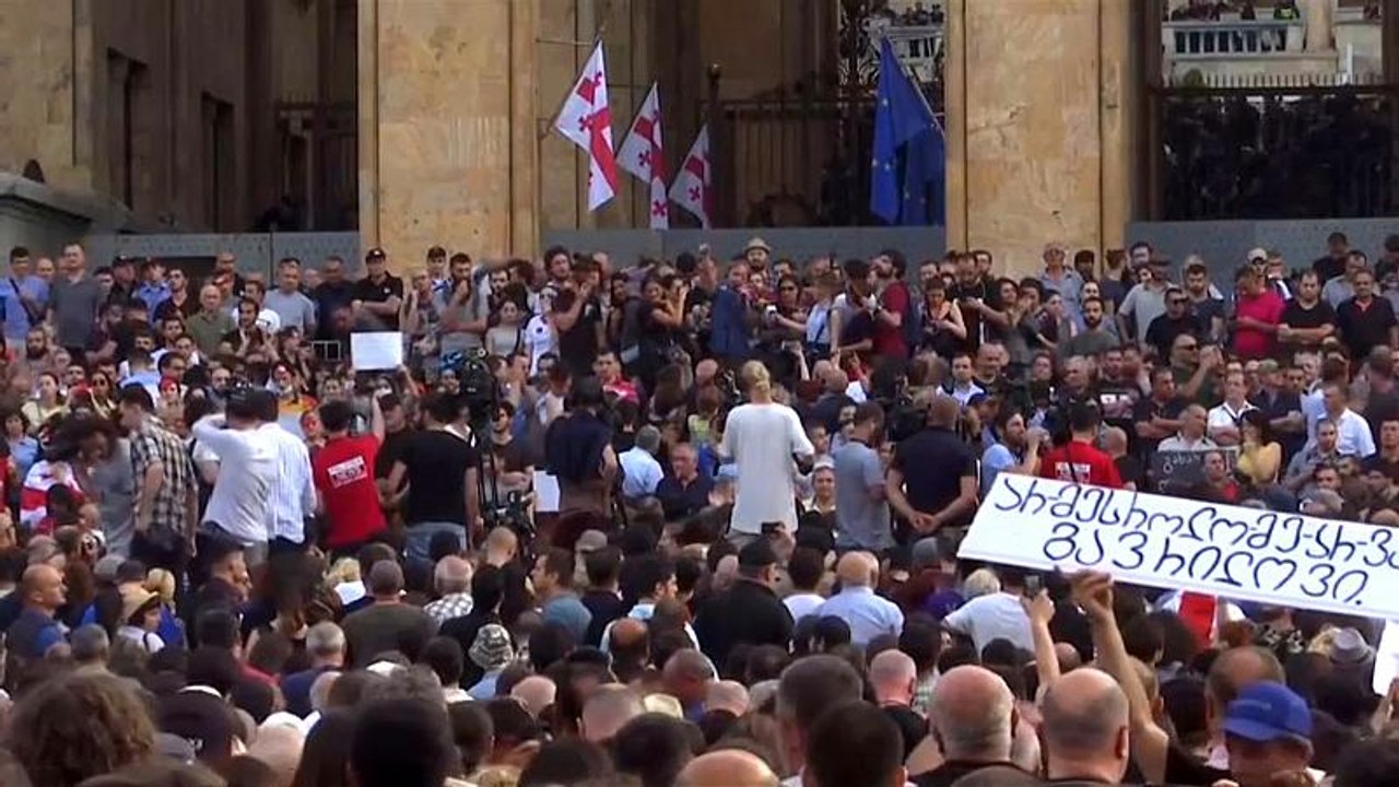 Massenprotest in Tiflis am 2. Abend in Folge