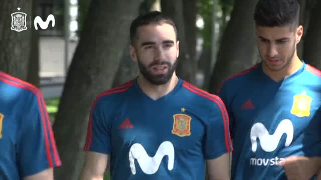 Dani Carvajal reaparece en el entrenamiento con la selección