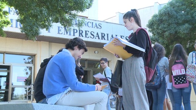 Miles de extremeños repiten la prueba de acceso a la universidad
