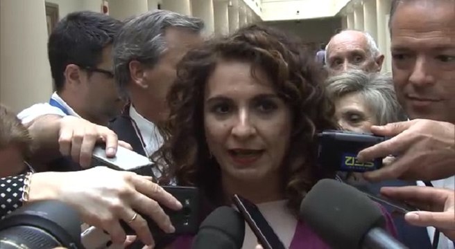 Montero dice que los nuevos ministerios no aumentarán el gasto pero harán ajustes