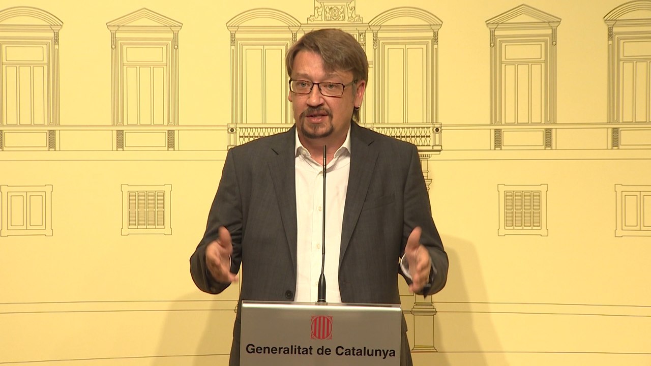 Domènech pide a Govern "dejar de subastar edificios públicos"