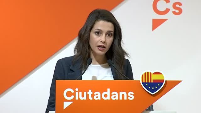 Arrimadas: La primera decisión de Sánchez ha sido dar vía libre a Torra para que se pueda gastar en su procés ilegal el dinero de todos los catalanes .