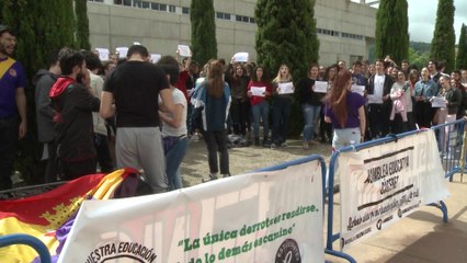 Alumnos afectados por la filtración de la EBAU exigen dimisiones