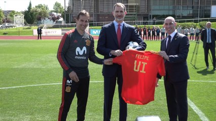 Felipe VI despide a la selección antes de ir a Rusia