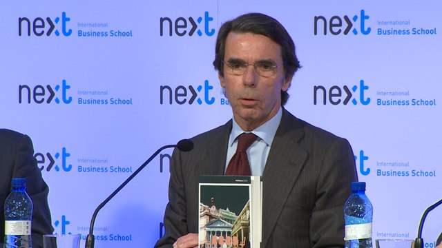 Aznar se ofrece para ayudar a unir el centro derecha