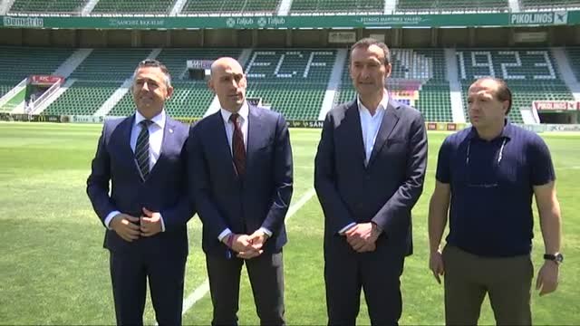 Luis Rubiales esquiva el enfrentamiento directo con Juan Luis Larrea