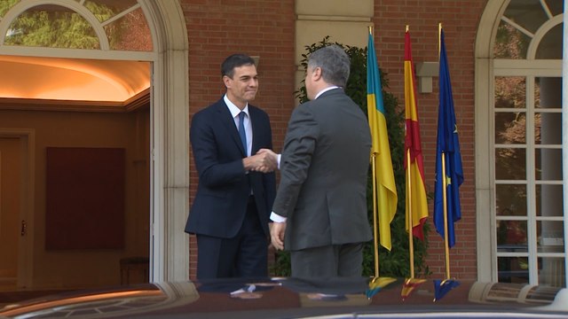 Sánchez se estrena como presidente y va dando forma al Gobierno