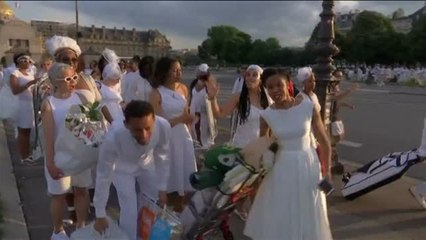París se tiñe de blanco en el treinta aniversario de su tradicional picnic