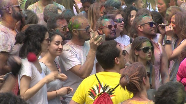 Madrid se llena de color con la VII edición de HoliMadrid