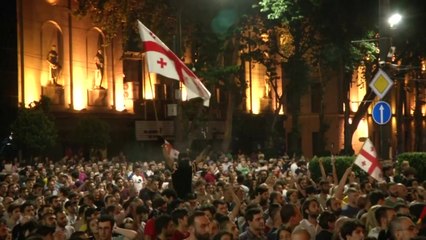 조지아에서 반 러시아 시위 격화...최소 240명 부상·2명 실명 / YTN