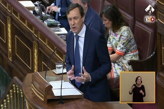 PP a Sánchez: Hoy irá a la Moncloa por al puerta de atrás