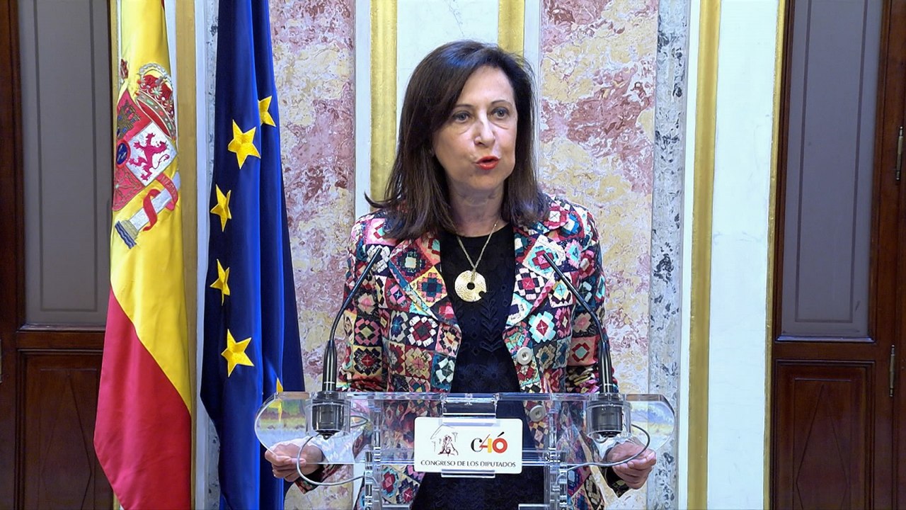 Robles: Rajoy está "amarrado a su sillón"