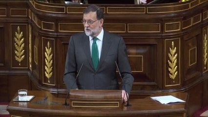 Descargar video: Rajoy ironiza con los PGE: Al PSOE y a Podemos 