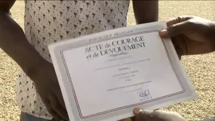 Macron le concede la nacionalidad francesa a Mamoudu Gassama