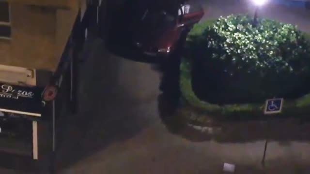 Una vecina se enfrenta a unos atracadores y frustra un robo