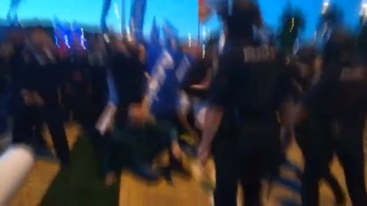 Cargas policiales contra funcionarios de prisiones en Sevilla