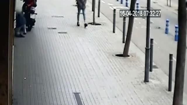 Detenido en Barcelona un hombre de 35 años por robar de manera violenta a varias mujeres