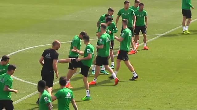 El Betis sigue preparando el derbi contra el Sevilla