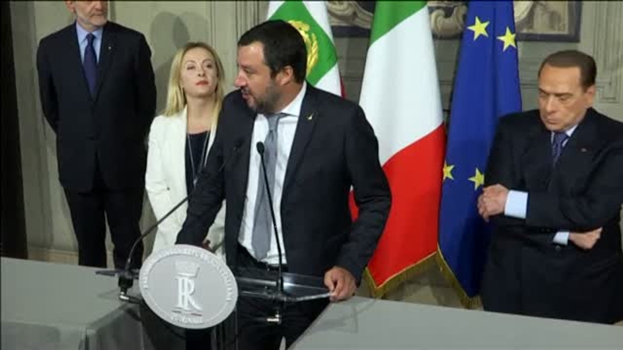 Silvio Berlusconi desencalla la situación de gobierno en Italia