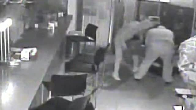 Utilizaban las alcantarillas para asaltar establecimientos de restauración