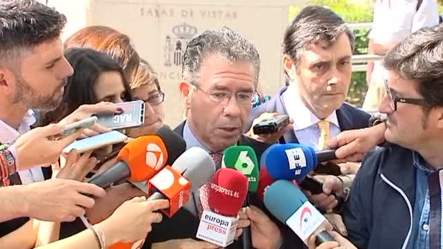 Granados sobre Cifuentes: Si buscas venganza, cava dos fosas