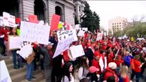 Marea roja por la educación